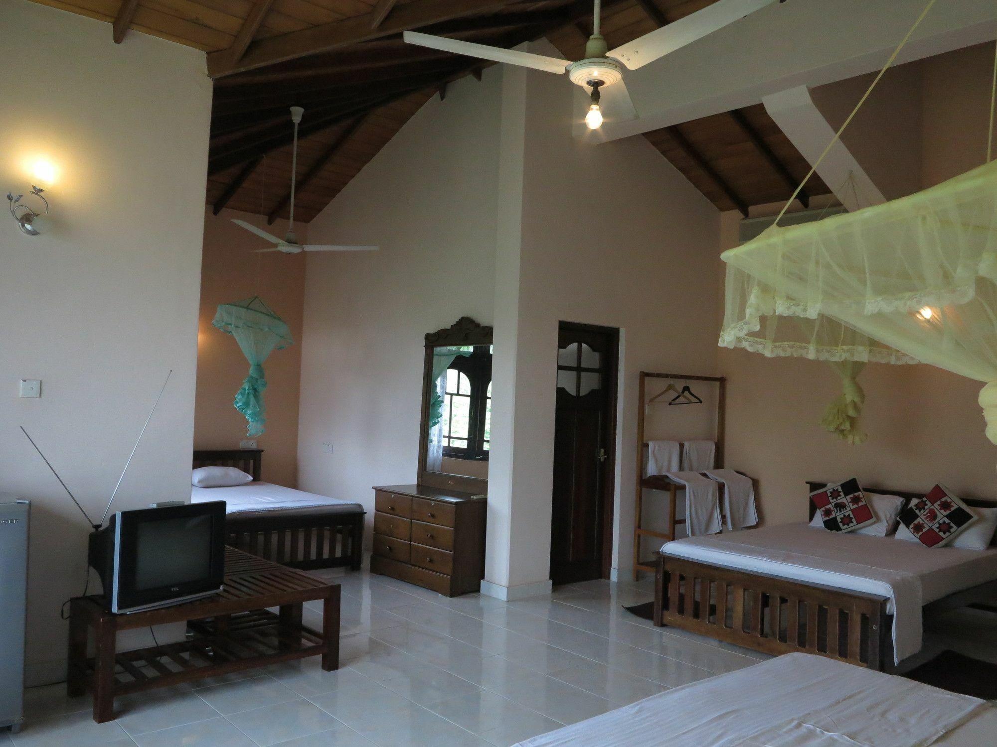 Kandy View Garden Hotel Екстериор снимка