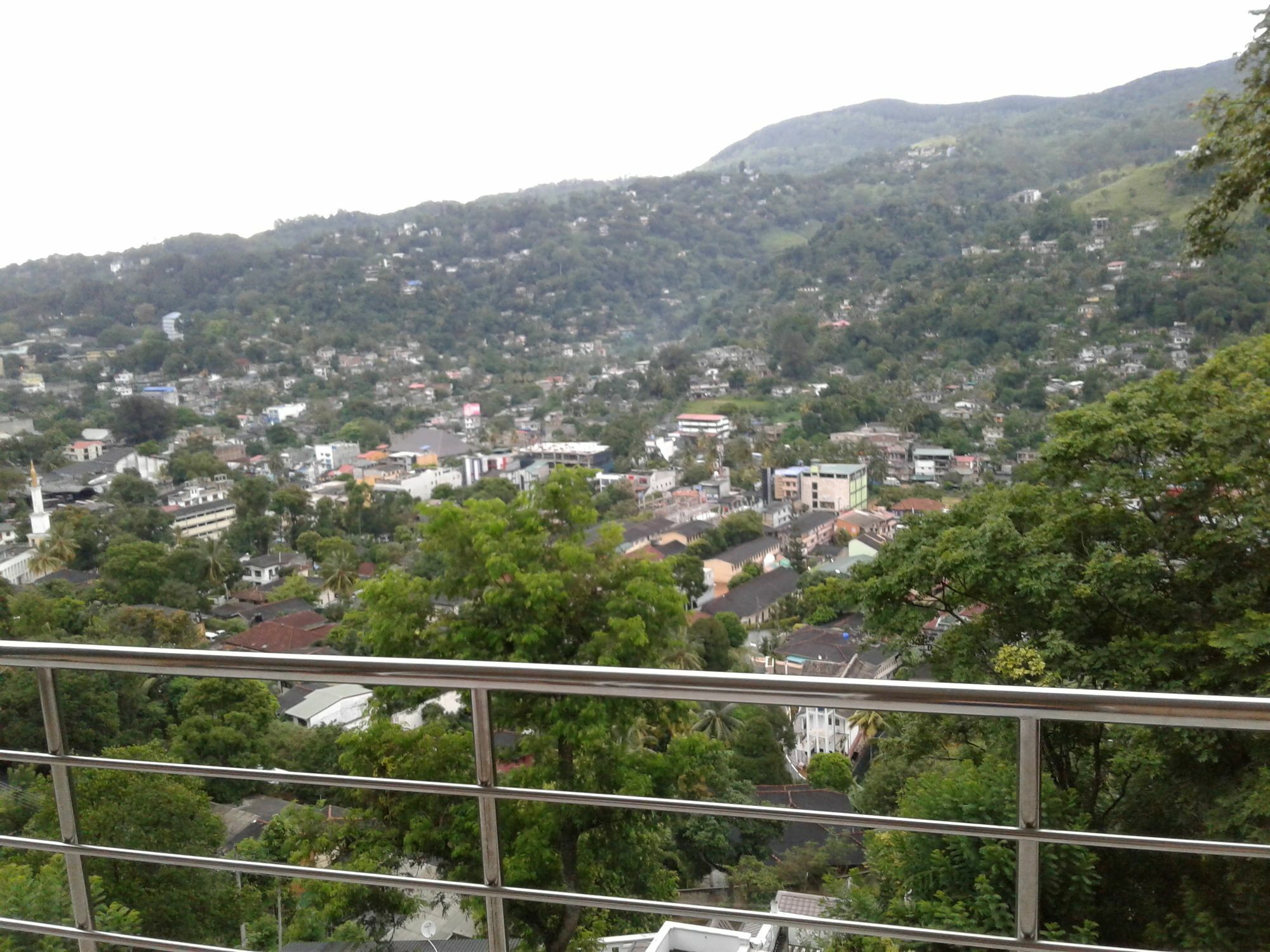 Kandy View Garden Hotel Екстериор снимка